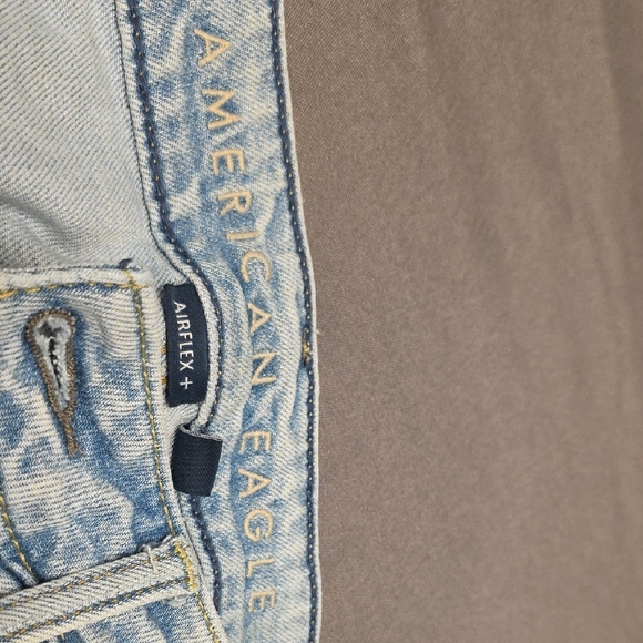 American Eagle Outfitters Distressed Light Blue Skinny Jeans - Picture 2 of 3